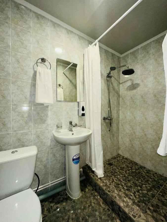 Apec Hotel Atyraū Esterno foto